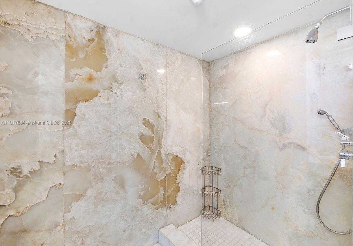 Small Image of 5025 COLLINS AVE #1907, Miami Beach Number 25