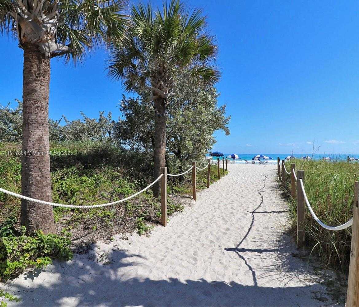 Small Image of 5025 COLLINS AVE #1907, Miami Beach Number 45