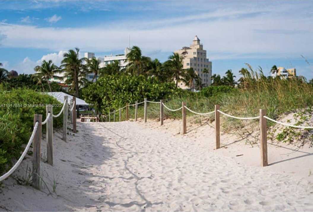 Small Image of 5025 COLLINS AVE #1907, Miami Beach Number 47