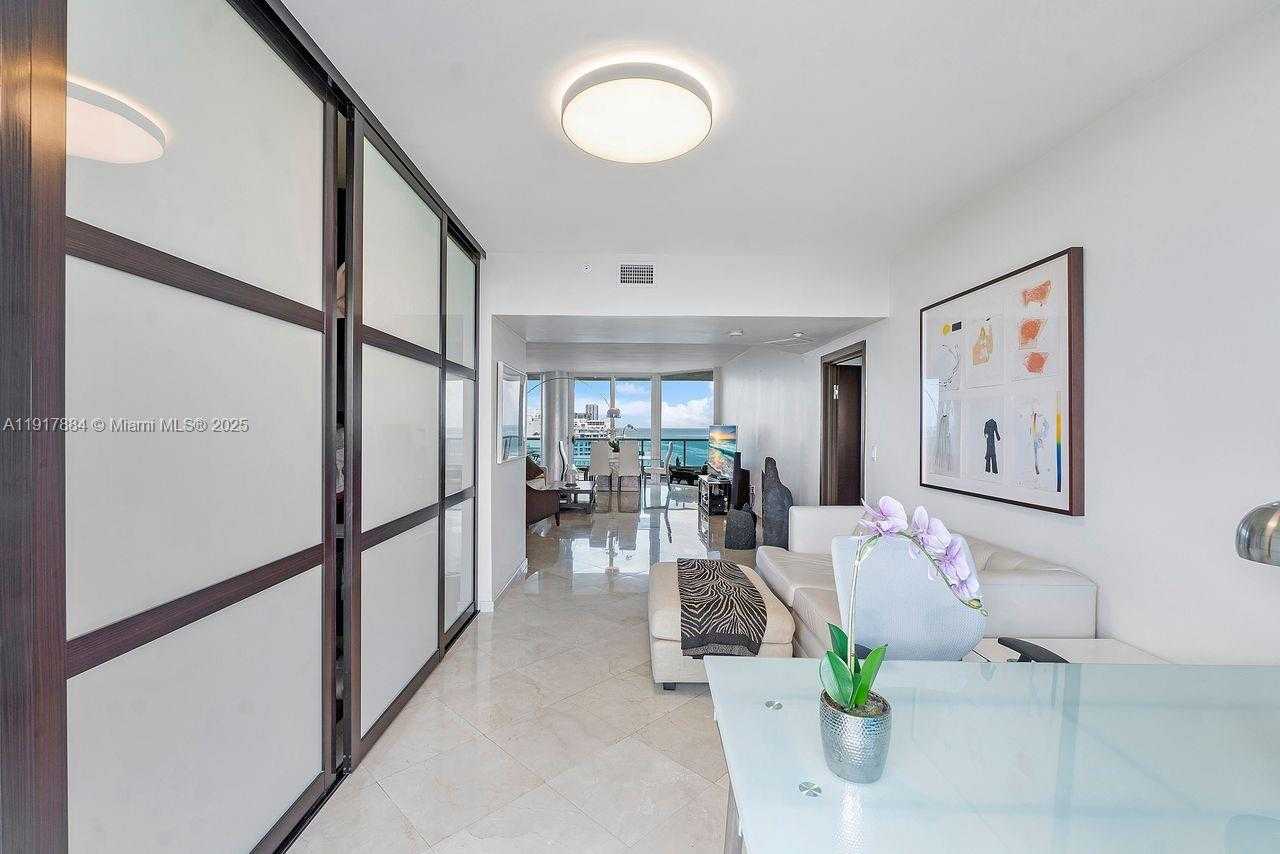 Small Image of 5025 COLLINS AVE #1907, Miami Beach Number 9