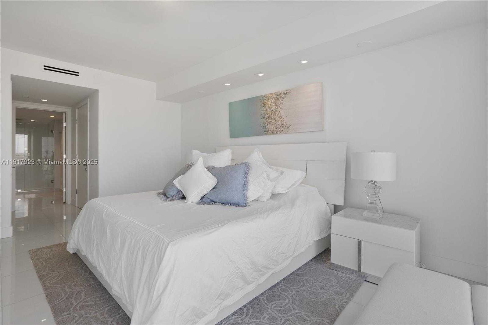 Small Image of 1800 SOUTH OCEAN DR #1708, Hallandale Beach Number 19