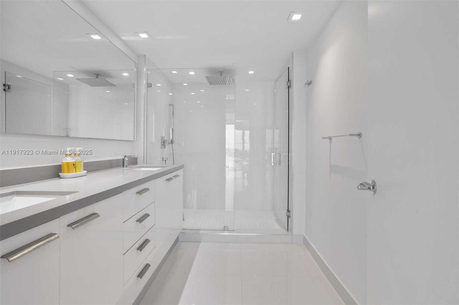 Small Image of 1800 SOUTH OCEAN DR #1708, Hallandale Beach Number 21