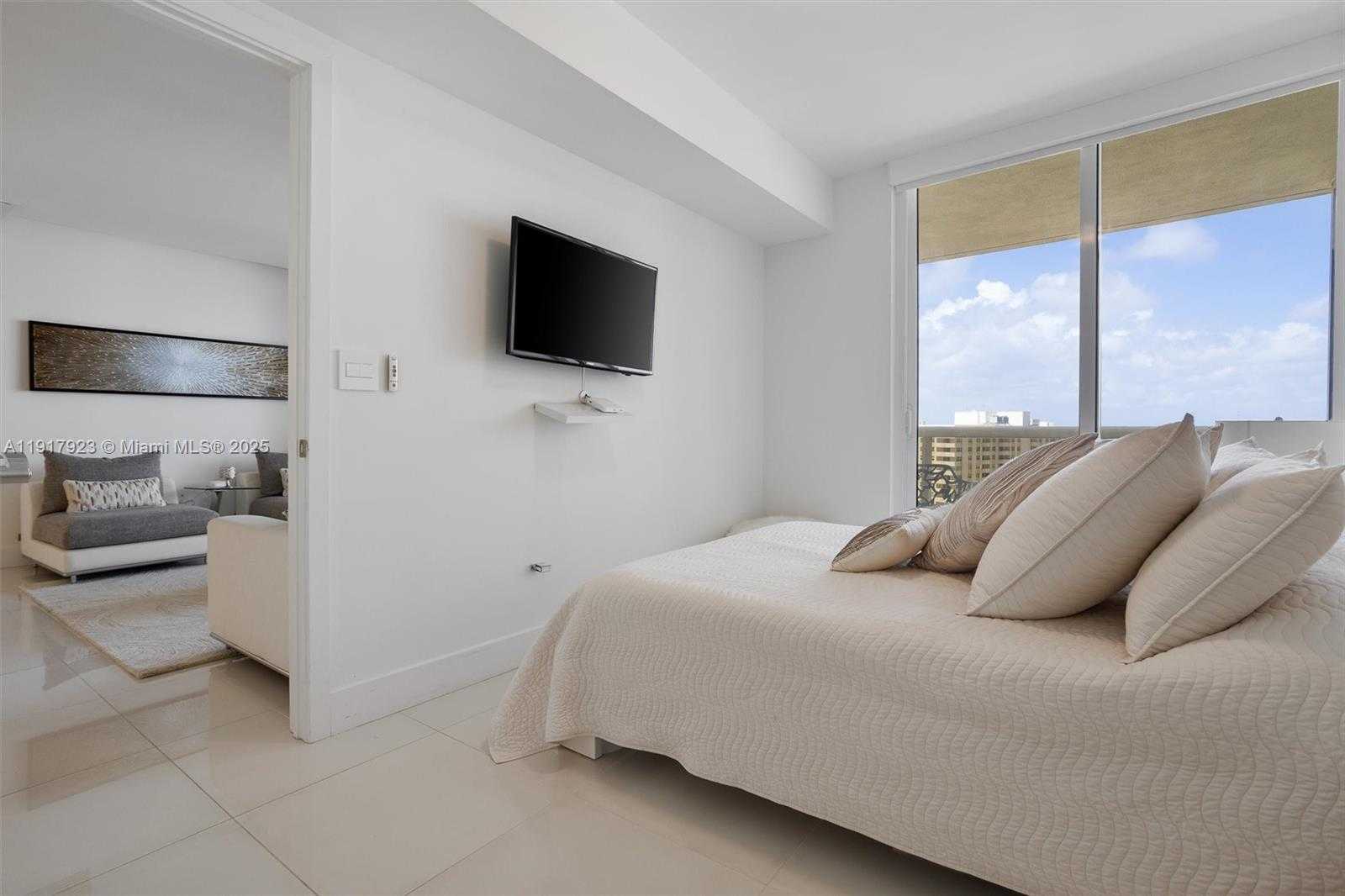 Small Image of 1800 SOUTH OCEAN DR #1708, Hallandale Beach Number 24