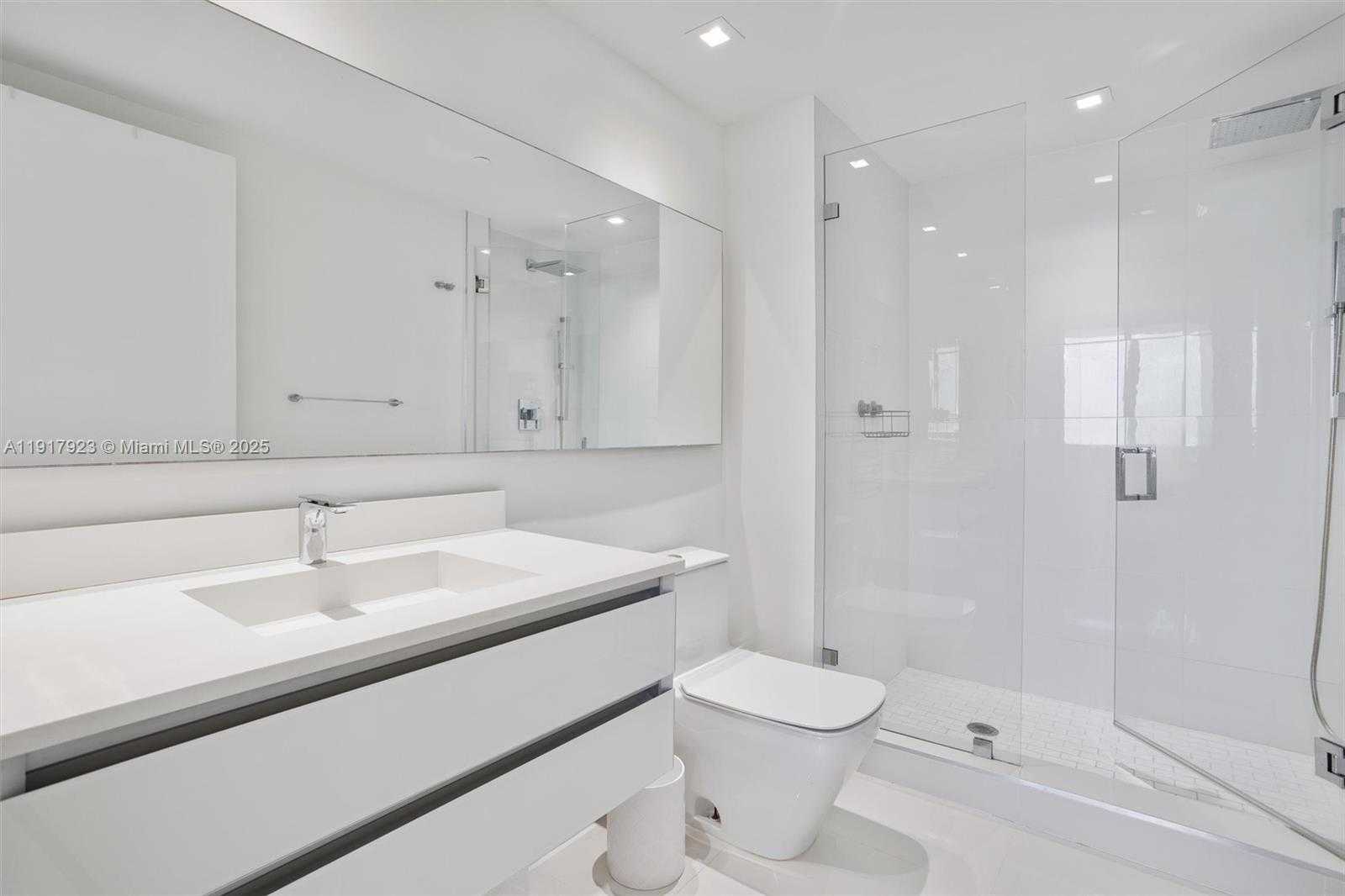 Small Image of 1800 SOUTH OCEAN DR #1708, Hallandale Beach Number 26