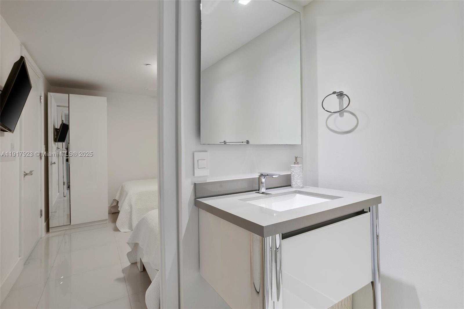 Small Image of 1800 SOUTH OCEAN DR #1708, Hallandale Beach Number 29