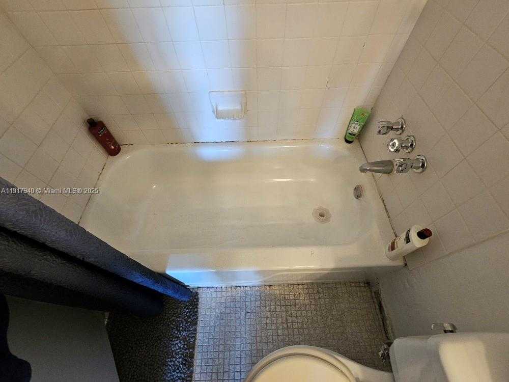 Small Image of 1200 Miami Gardens Dr, Miami, FL 33179, USA Number 17