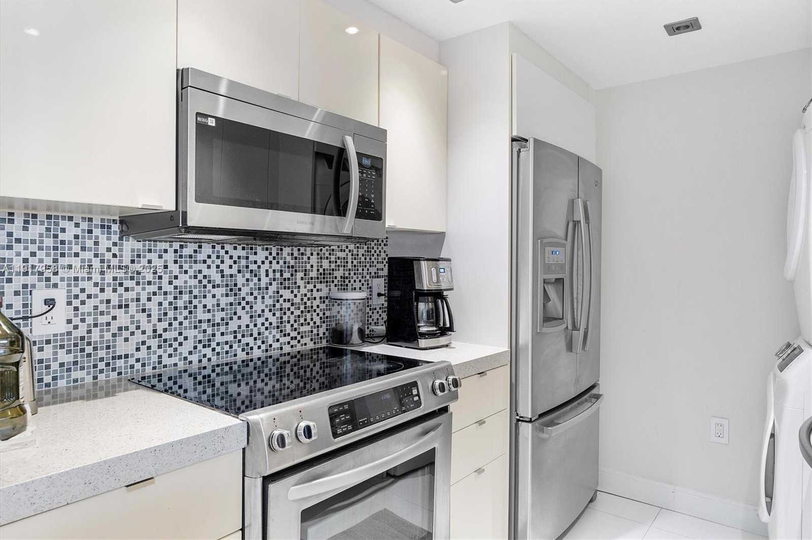 Small Image of 10275 COLLINS AVE #1523, Bal Harbour Number 11