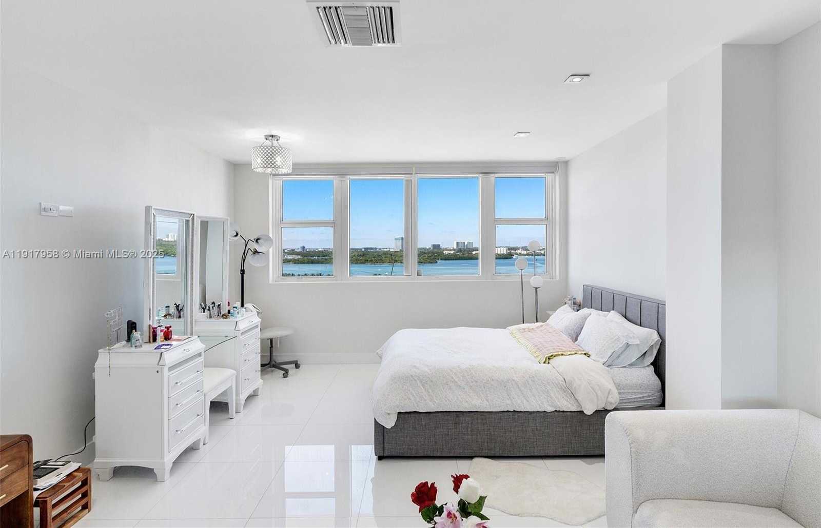 Small Image of 10275 COLLINS AVE #1523, Bal Harbour Number 17