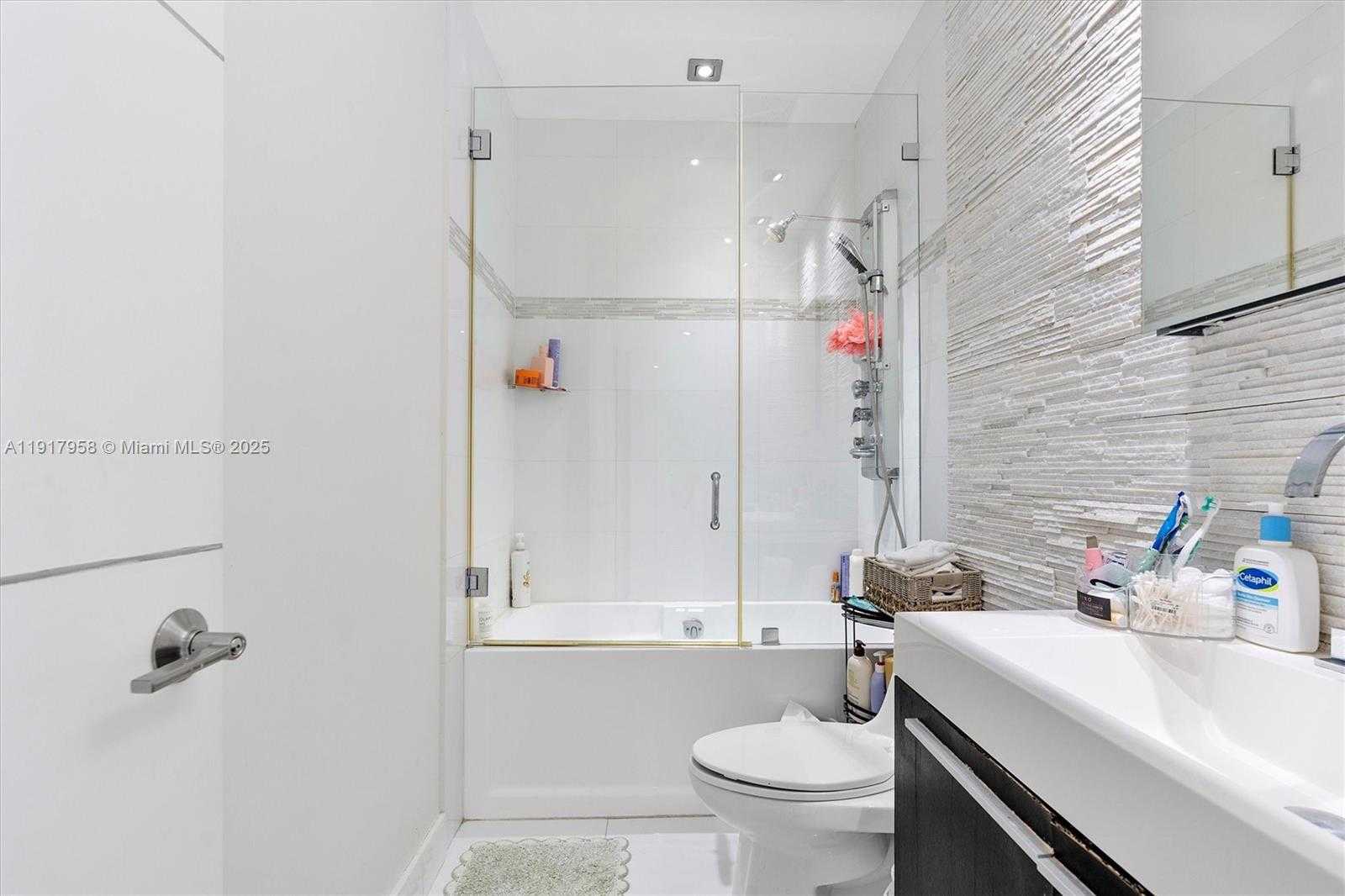 Small Image of 10275 COLLINS AVE #1523, Bal Harbour Number 21