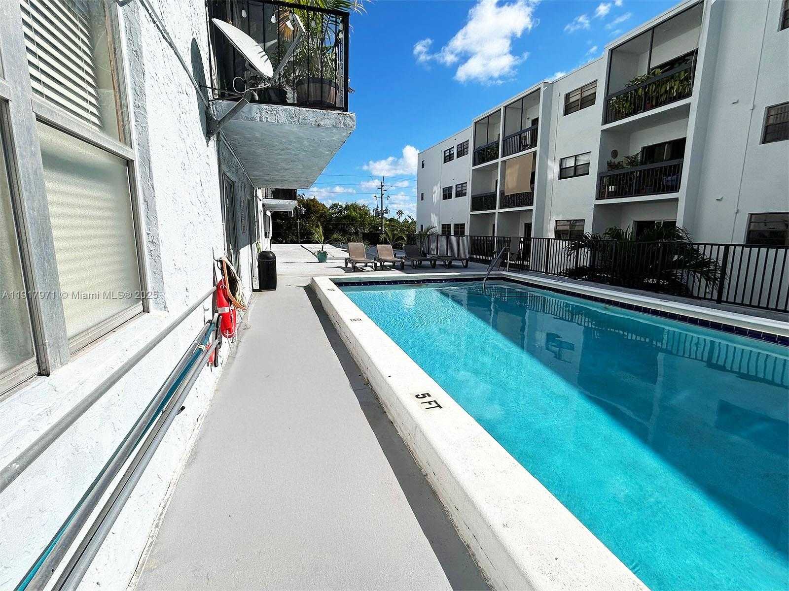 Small Image of 899 WEST AVE #3M, Miami Beach Number 15