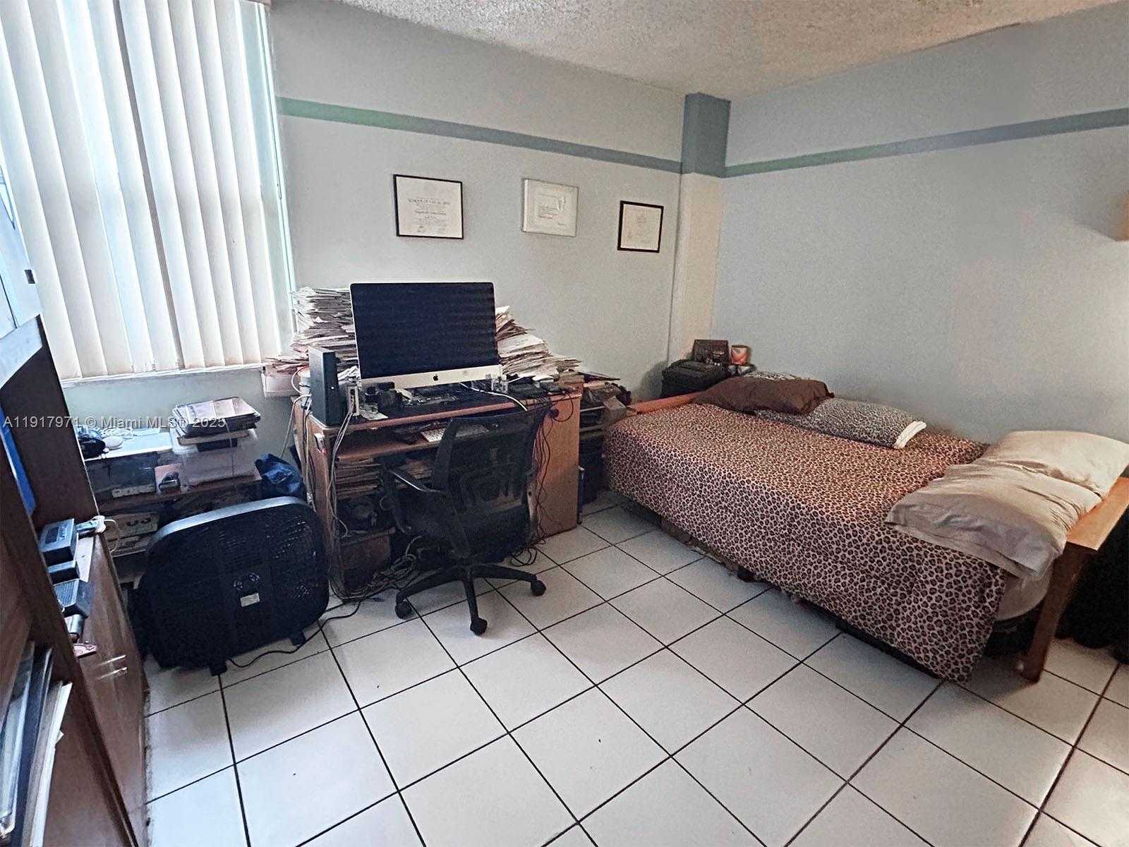 Small Image of 899 WEST AVE #3M, Miami Beach Number 6