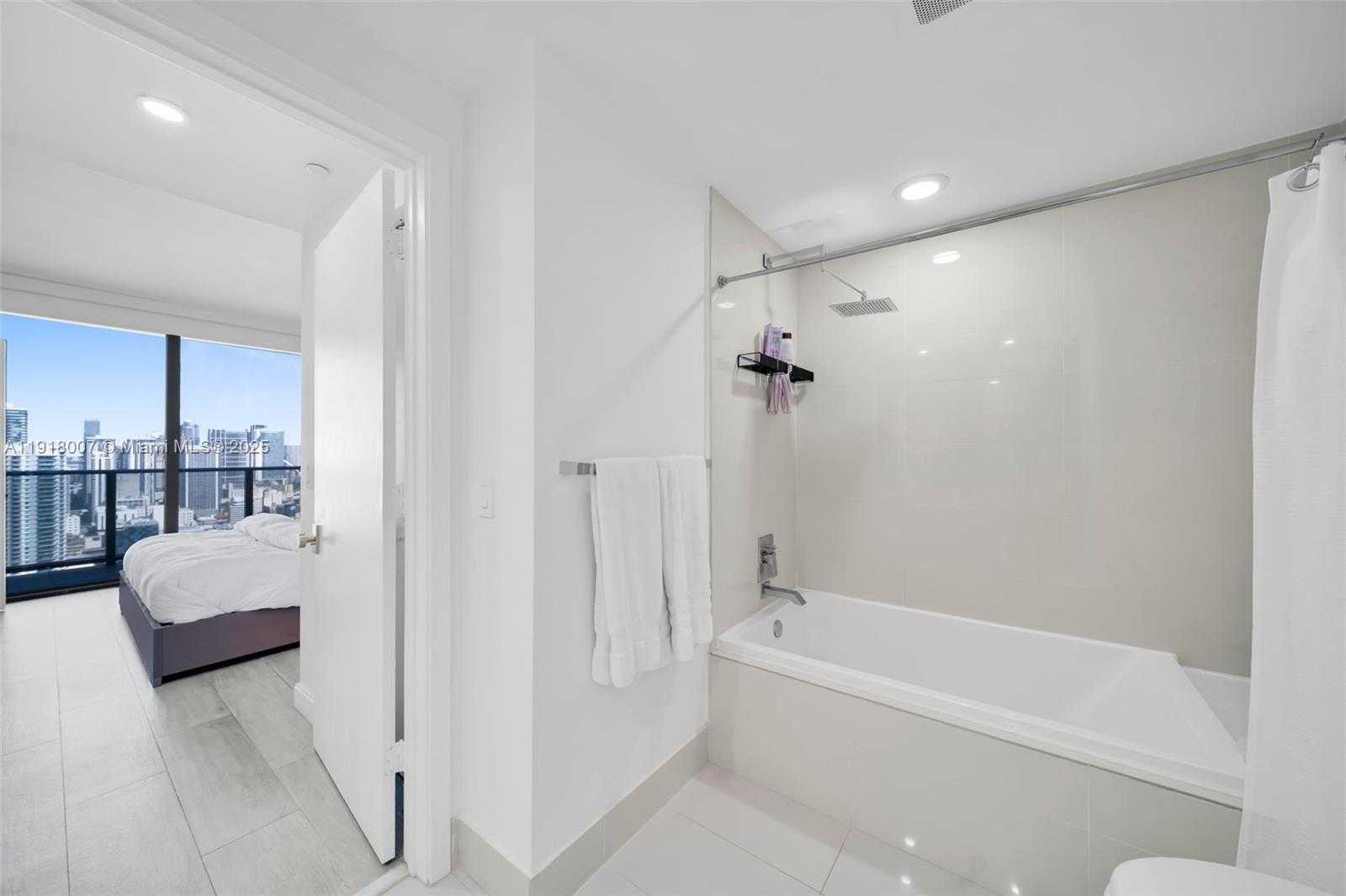 Small Image of 45 SOUTH WEST 9TH ST #3909, Miami Number 15