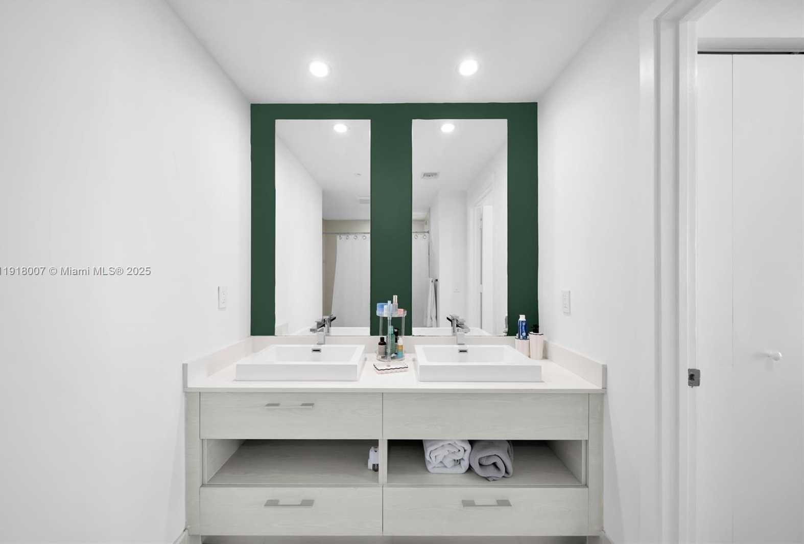 Small Image of 45 SOUTH WEST 9TH ST #3909, Miami Number 16