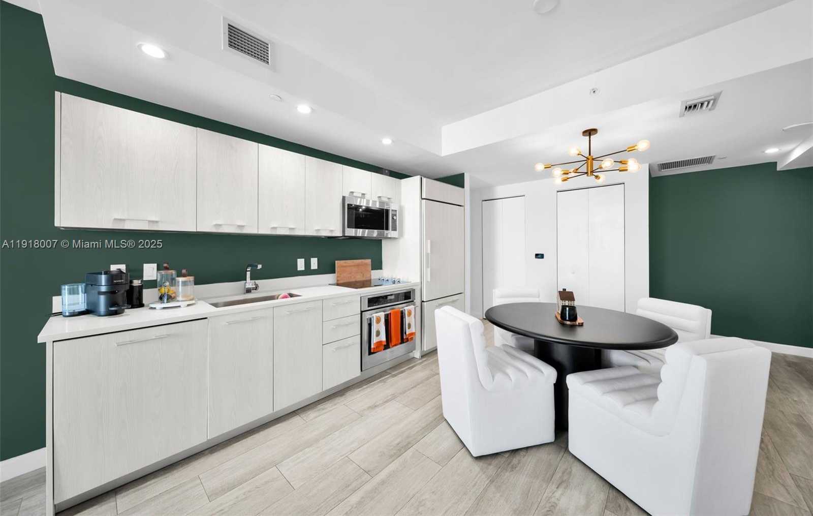 Small Image of 45 SOUTH WEST 9TH ST #3909, Miami Number 4