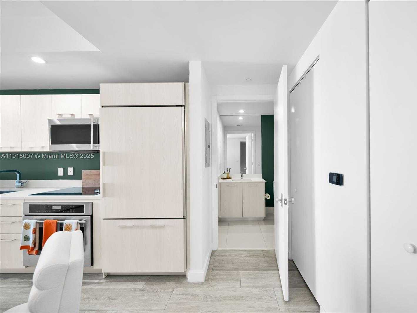 Small Image of 45 SOUTH WEST 9TH ST #3909, Miami Number 6