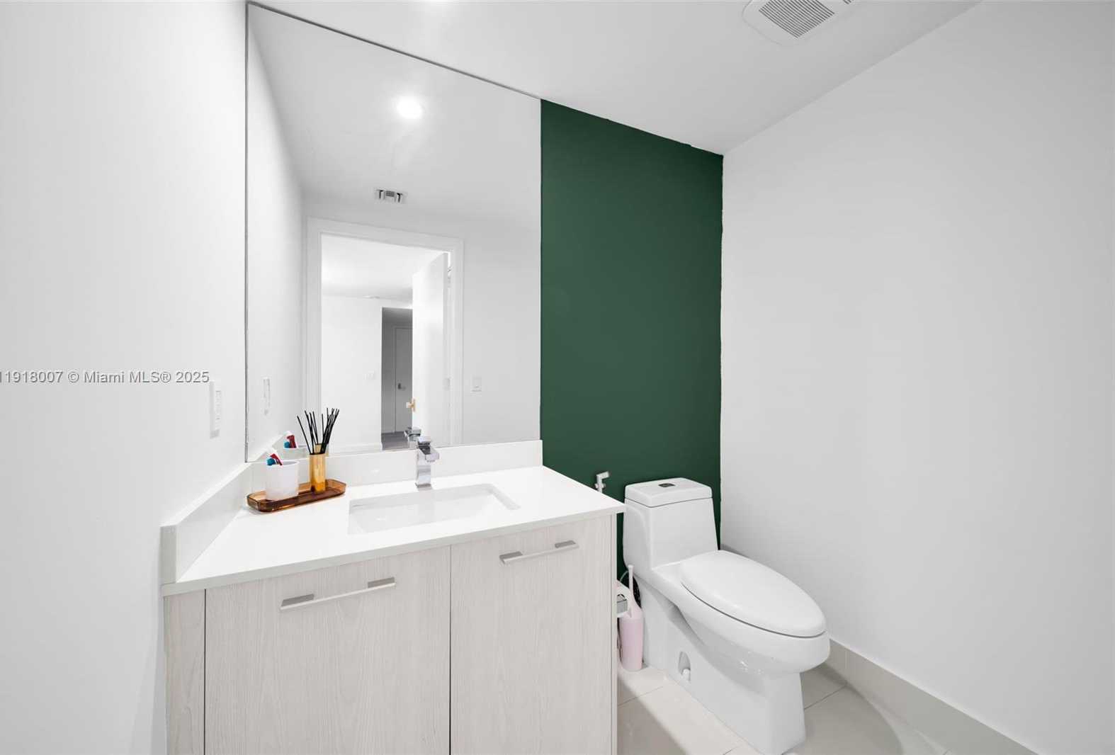 Small Image of 45 SOUTH WEST 9TH ST #3909, Miami Number 7