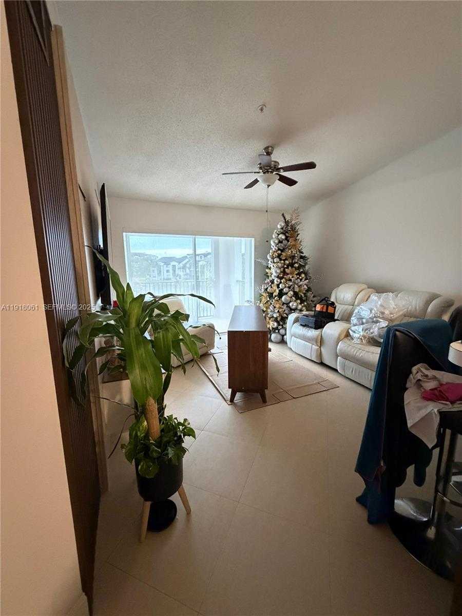 Small Image of Doral Number 11