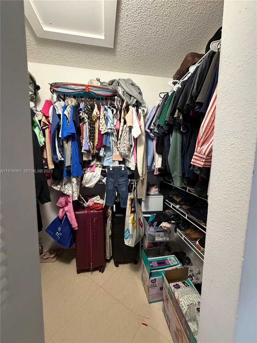 Small Image of Doral Number 14