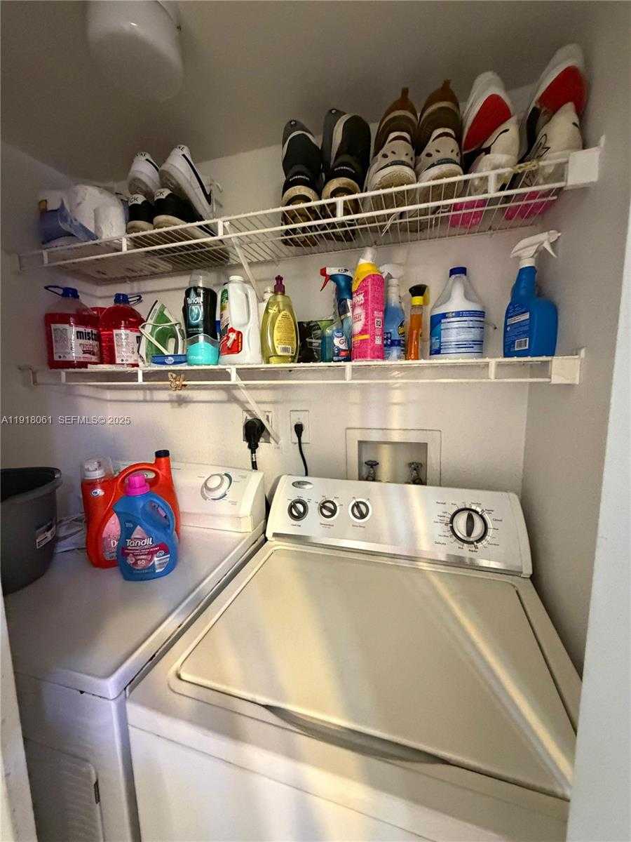 Small Image of Doral Number 15