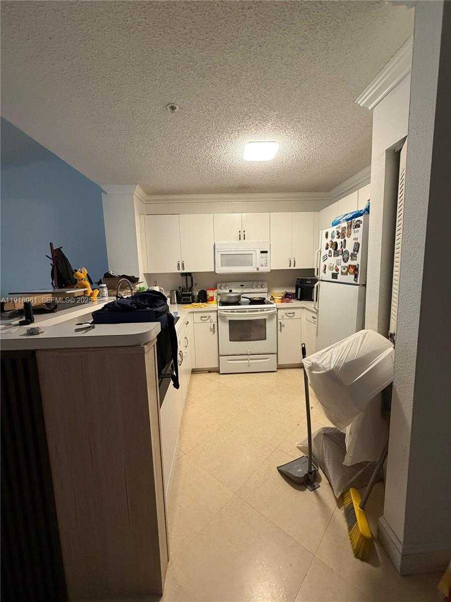 Small Image of Doral Number 21