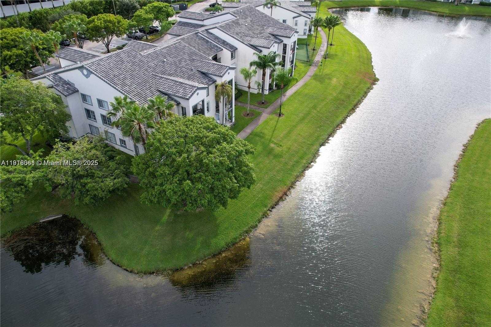 Small Image of Doral Number 4