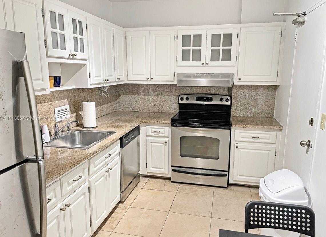 Small Image of 10185 COLLINS AVE #315, Bal Harbour Number 3