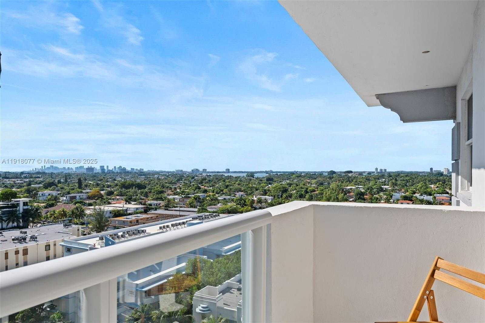 Imagen de Pequeño Objeto