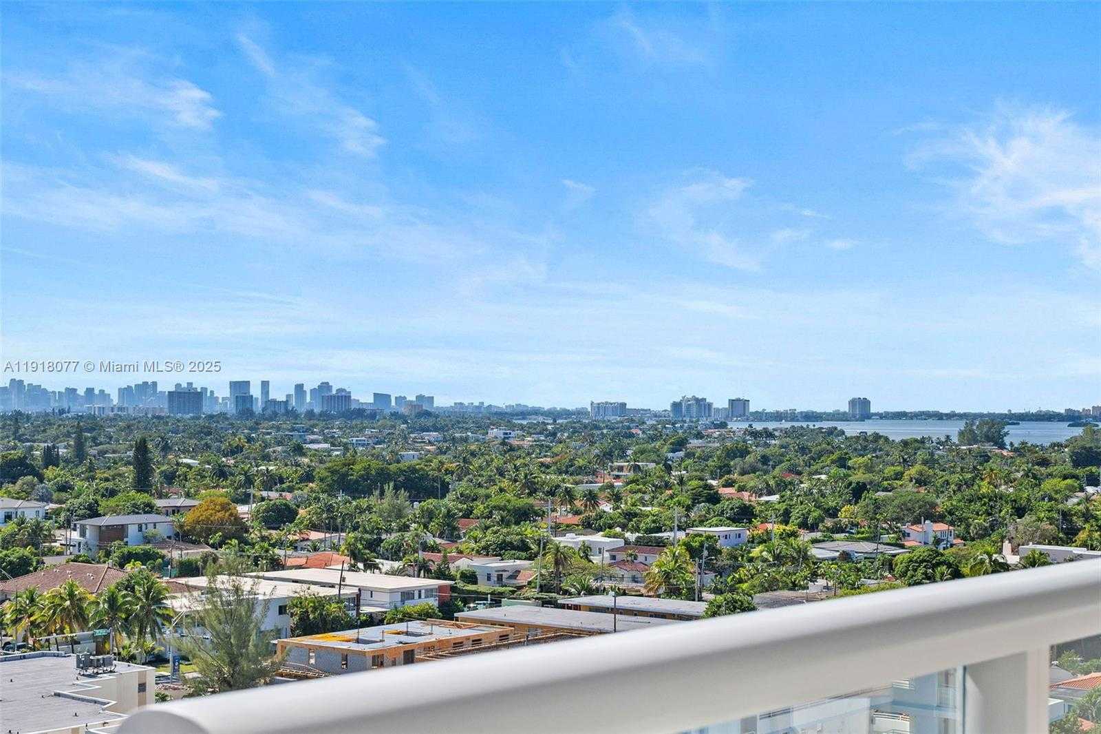 Imagen de Pequeño Objeto