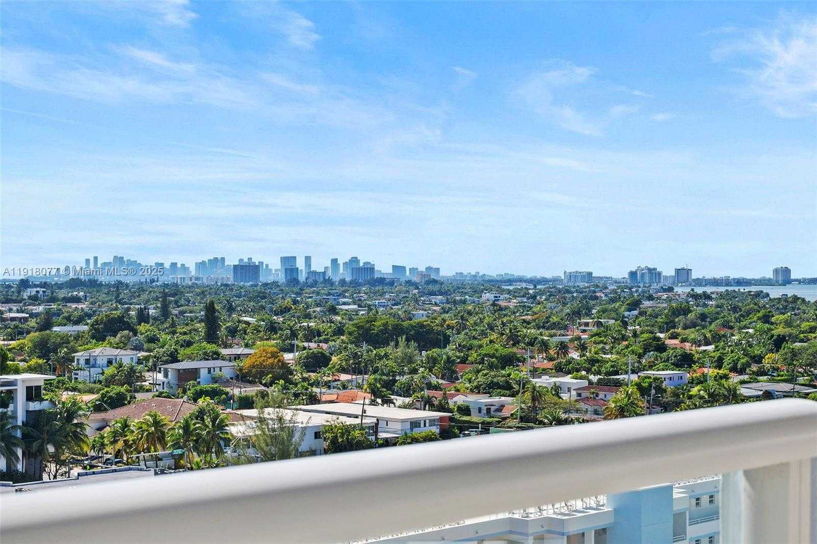 Imagen de Pequeño Objeto