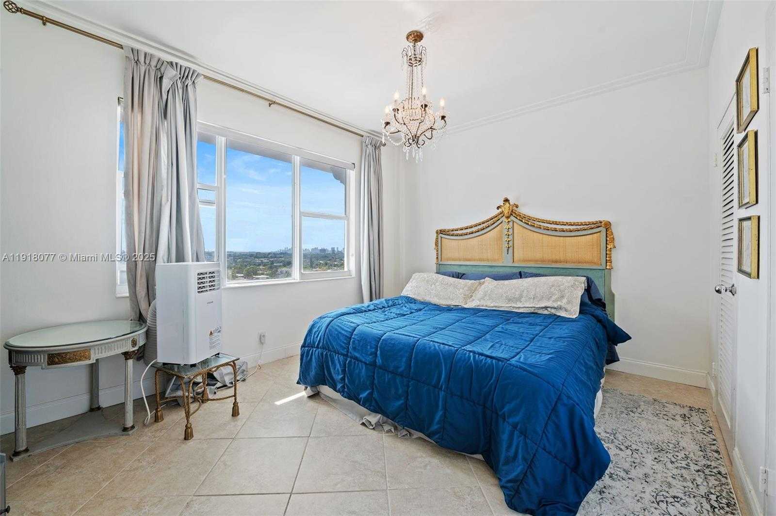 Imagen de Pequeño Objeto