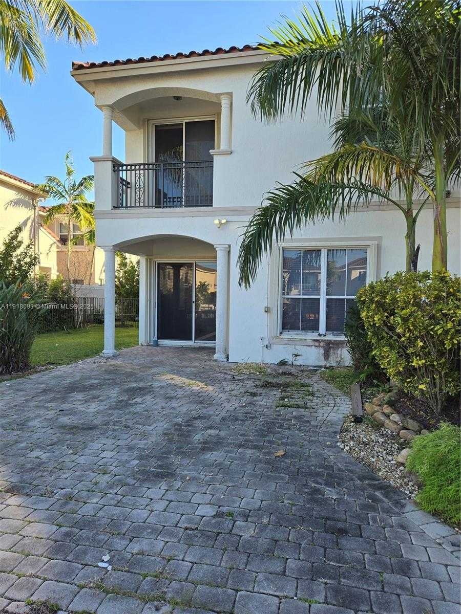 Small Image of 933 NORTH HARBOR VW N, Hollywood Number 2