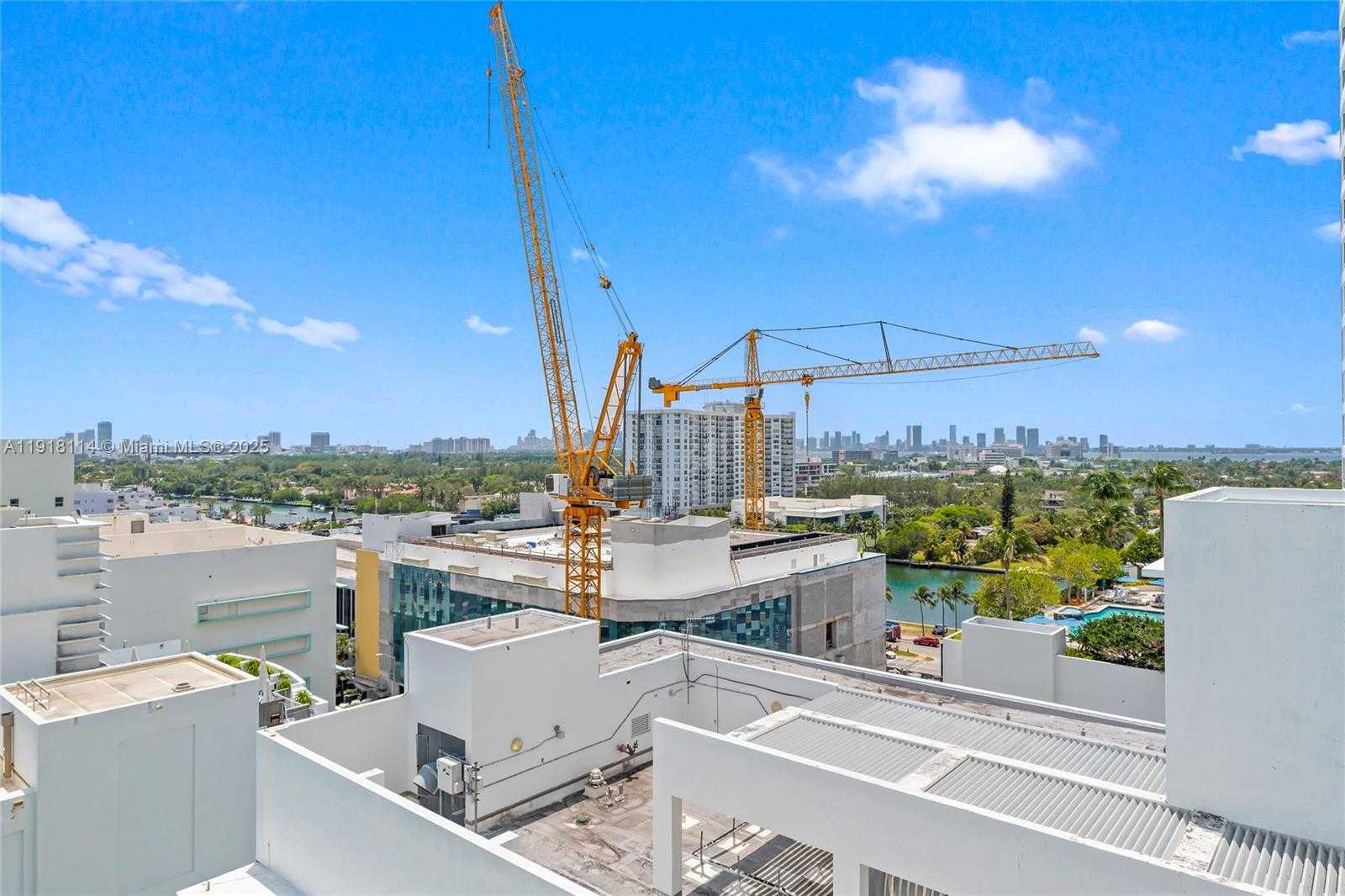 Small Image of 4391 COLLINS AVE #1118, Miami Beach Number 21