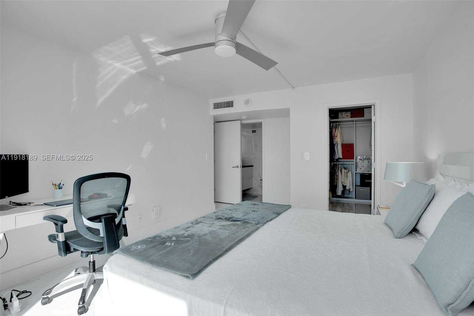 Small Image of 2655 COLLINS AVE #PH06/08, Miami Beach Number 32