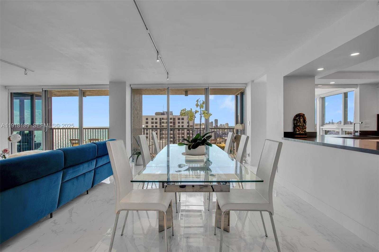 Small Image of 2655 COLLINS AVE #PH06/08, Miami Beach Number 5