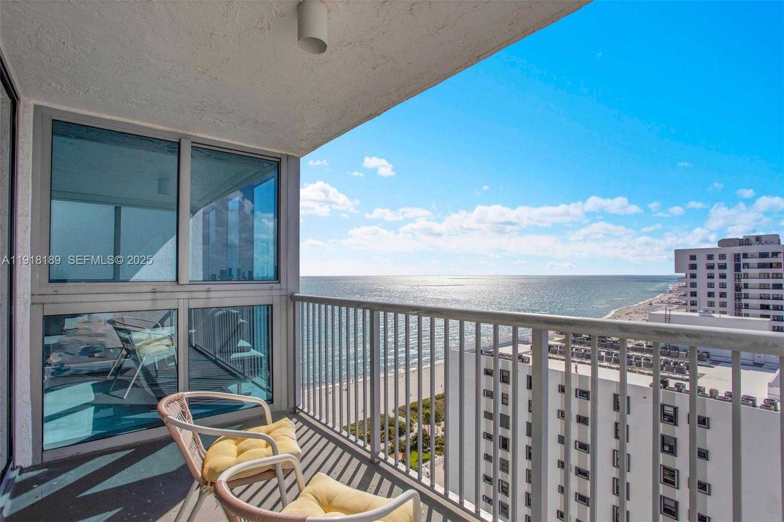 Small Image of 2655 COLLINS AVE #PH06/08, Miami Beach Number 9