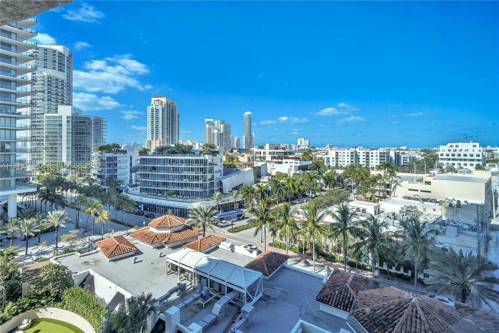Small Image of 300 SOUTH POINTE DR #906, Miami Beach Number 12