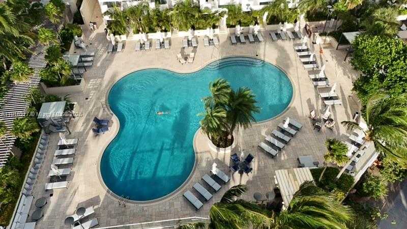 Small Image of 300 SOUTH POINTE DR #906, Miami Beach Number 23