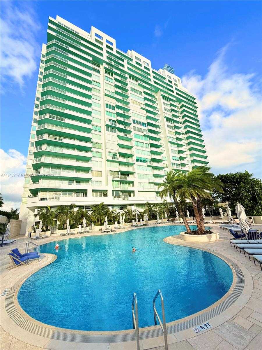 Small Image of 300 SOUTH POINTE DR #906, Miami Beach Number 25