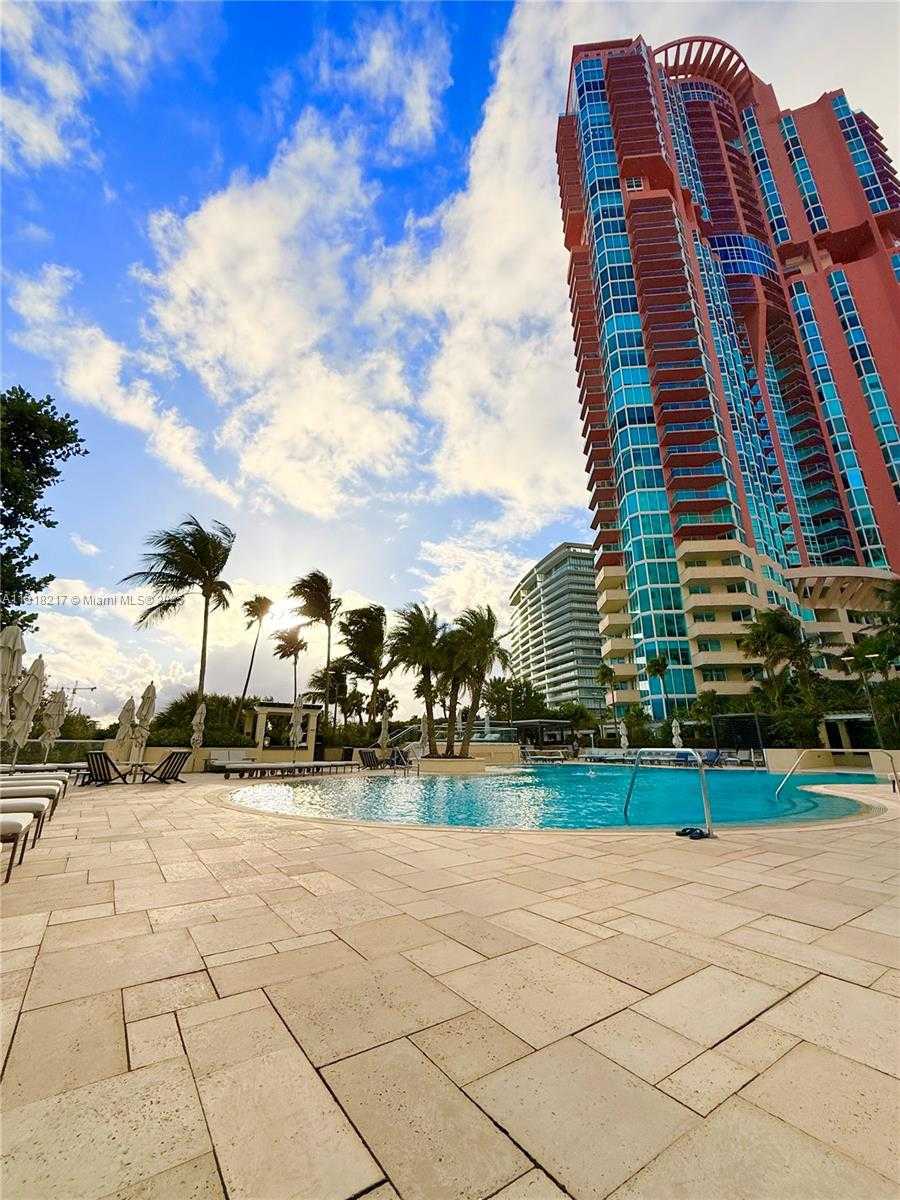 Small Image of 300 SOUTH POINTE DR #906, Miami Beach Number 26