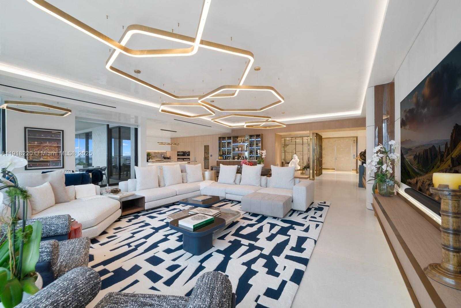 Small Image of 6800 FISHER ISLAND DR #6864, Miami Beach Number 2