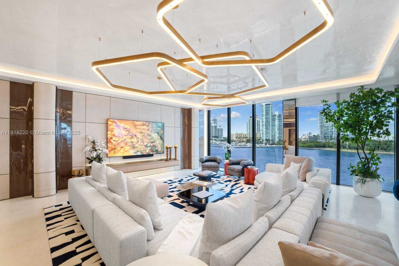 Small Image of 6800 FISHER ISLAND DR #6864, Miami Beach Number 4