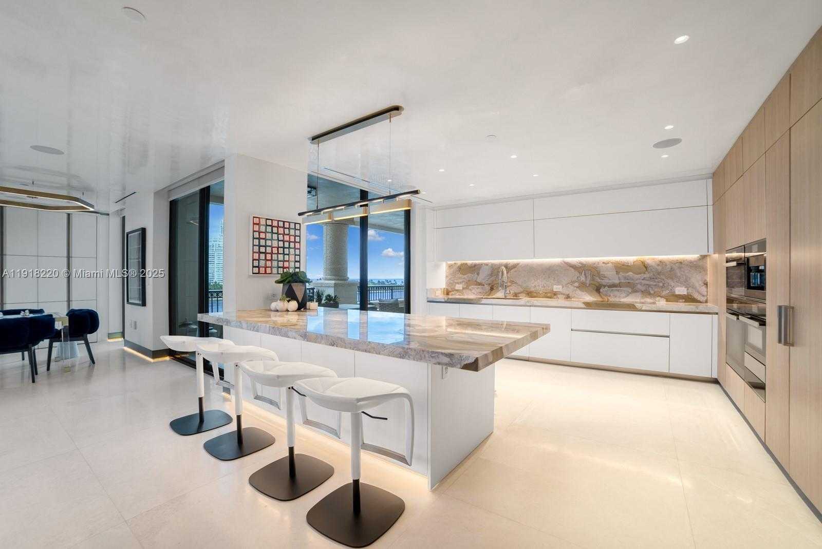 Small Image of 6800 FISHER ISLAND DR #6864, Miami Beach Number 5