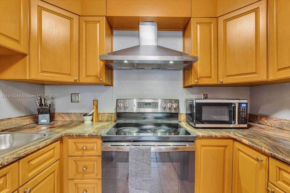 Small Image of 8850 SOUTH WEST 123RD CT #H201, Miami Number 10