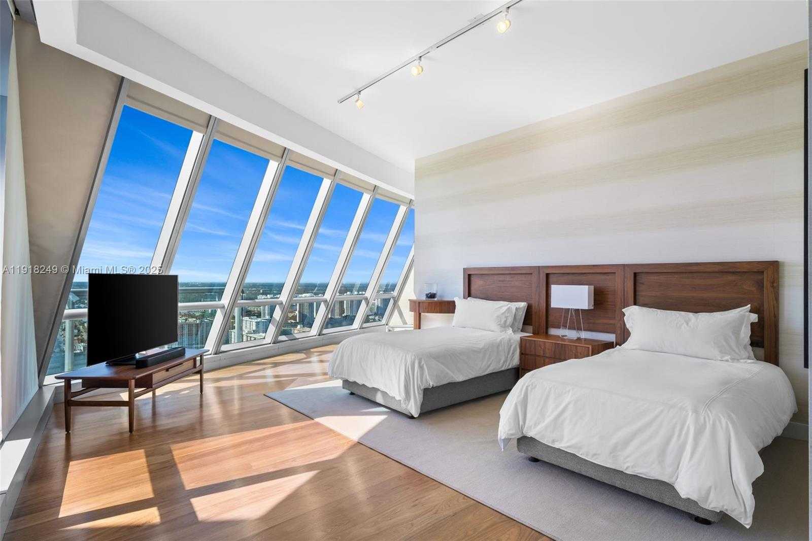 Small Image of 17121 COLLINS AVE #4806, Sunny Isles Beach Number 13