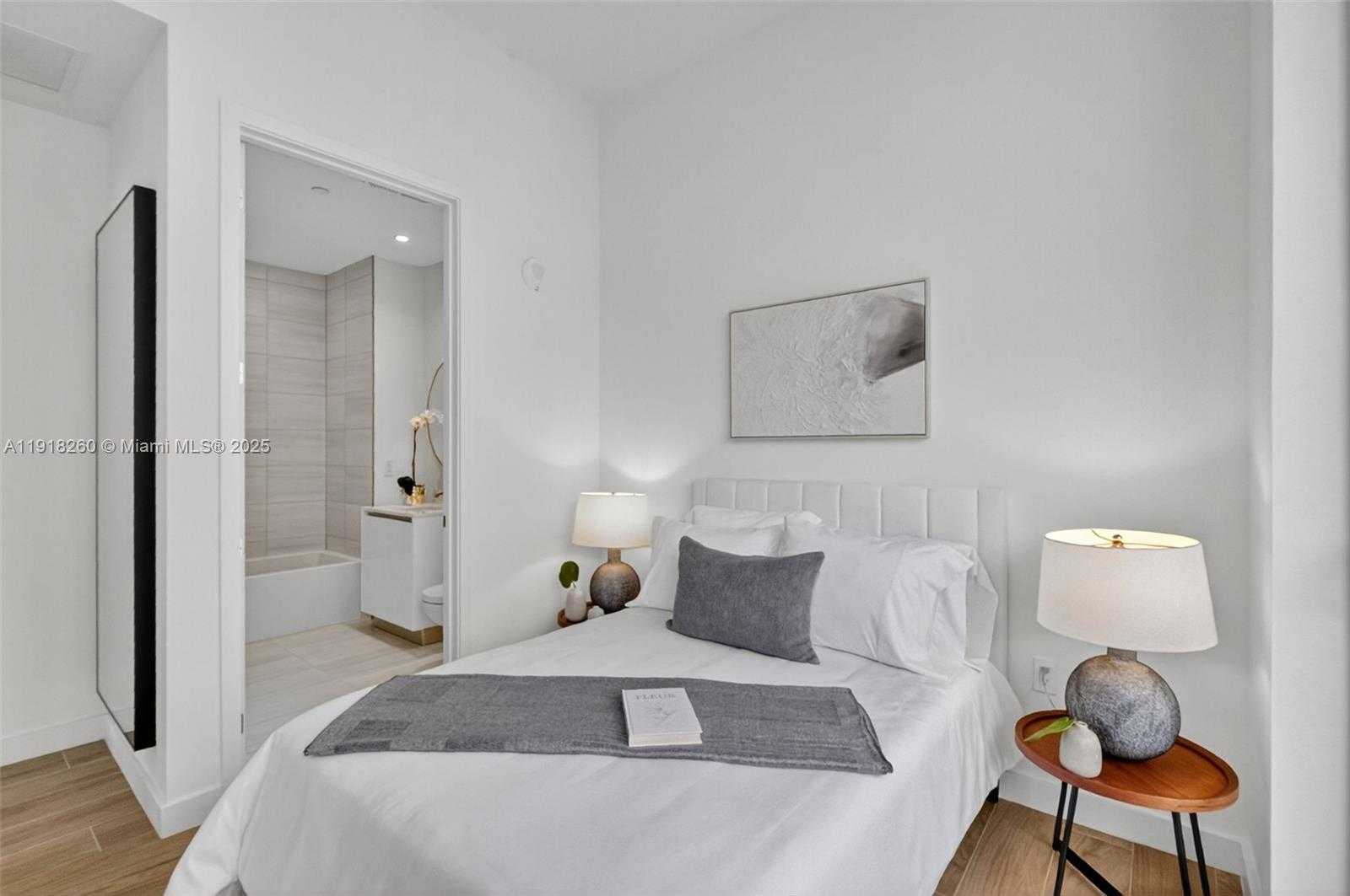 Small Image of 2655 SOUTH BAYSHORE DR #1409, Miami Number 23