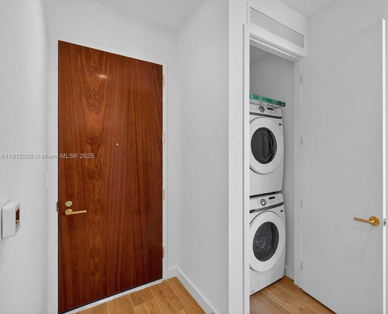 Small Image of 2655 SOUTH BAYSHORE DR #1409, Miami Number 29