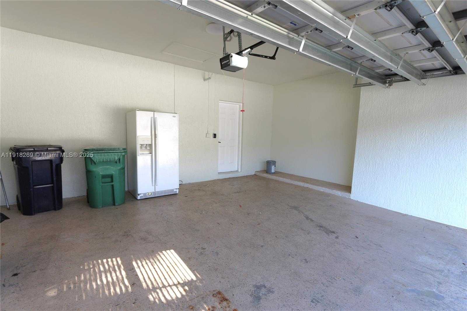 Small Image of 15276 SOUTH WEST 88TH TER, Miami Number 17