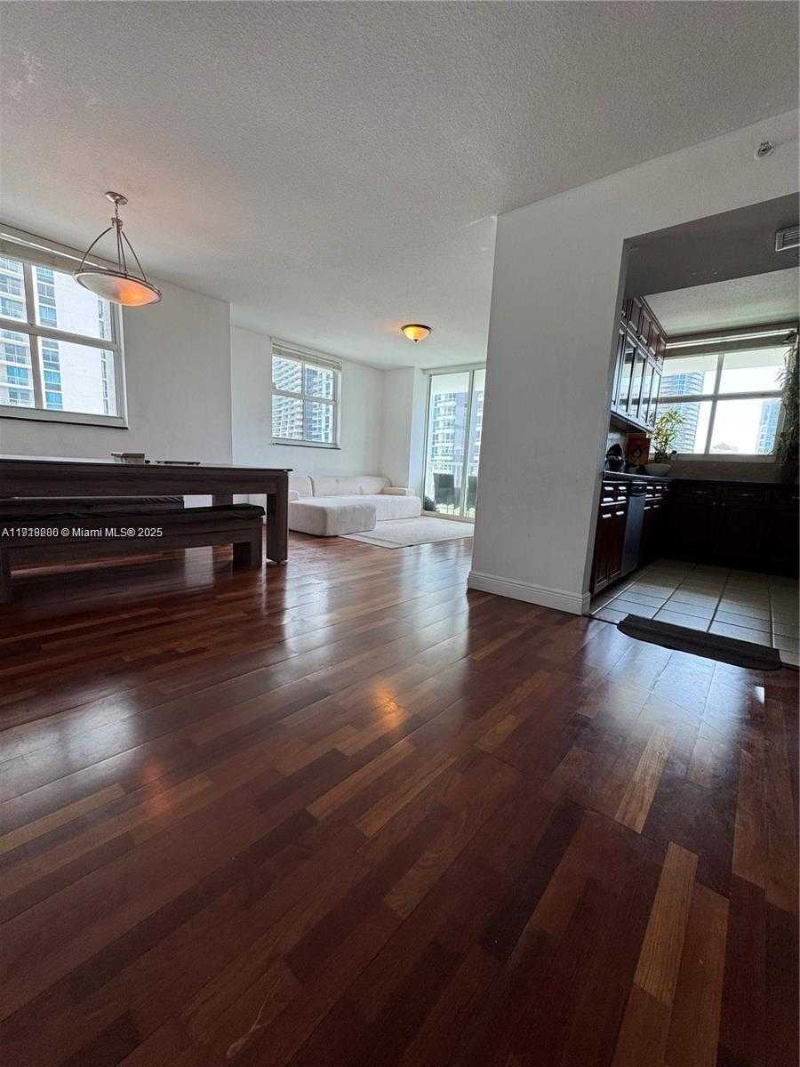 Small Image of 1250 SOUTH MIAMI AVE #2214, Miami Number 5