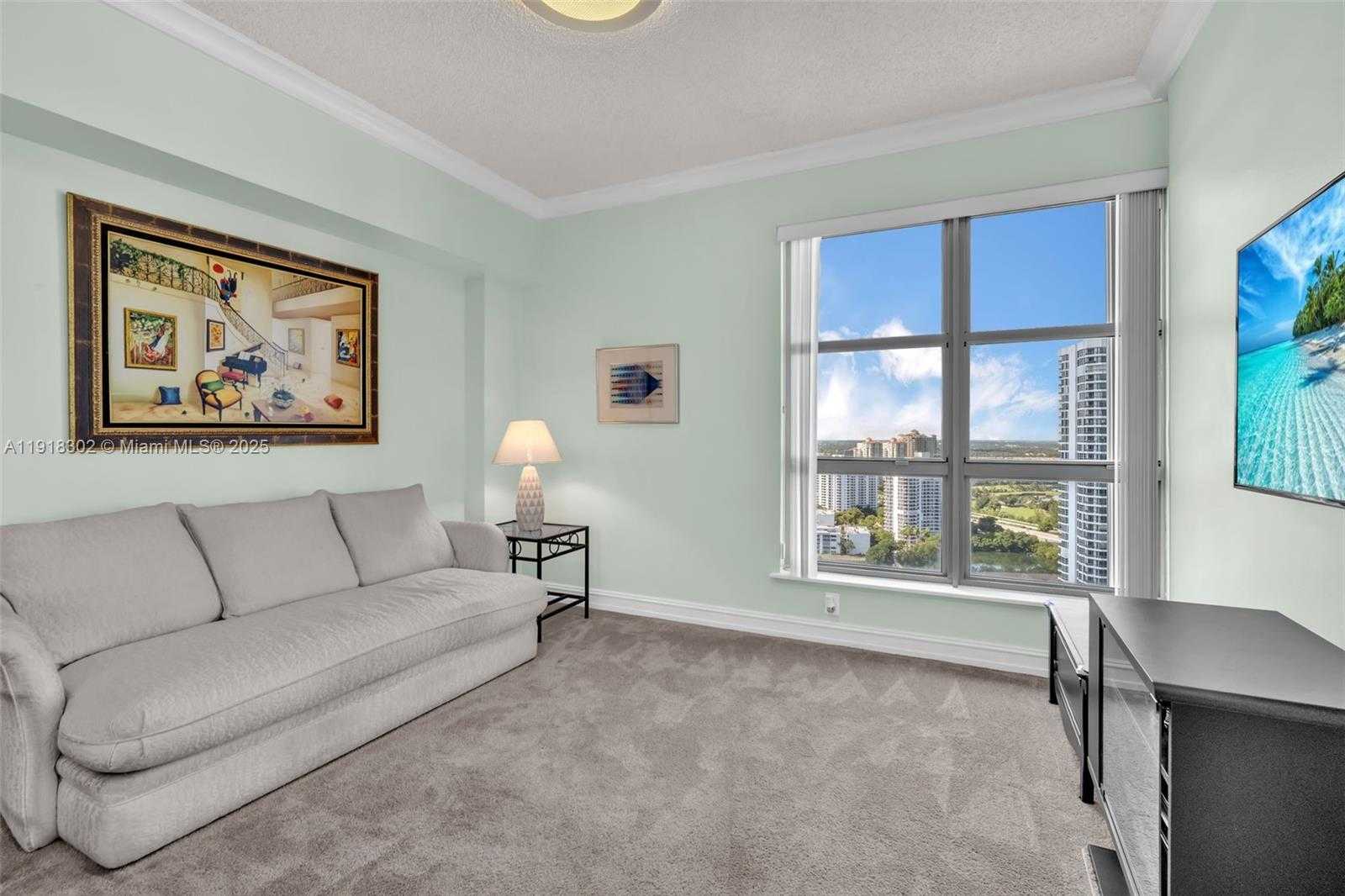 Imagen de Pequeño Objeto