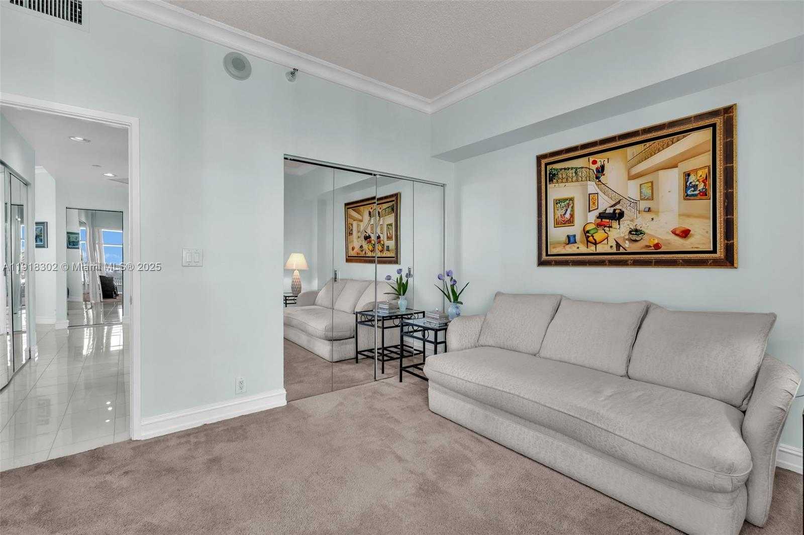 Imagen de Pequeño Objeto